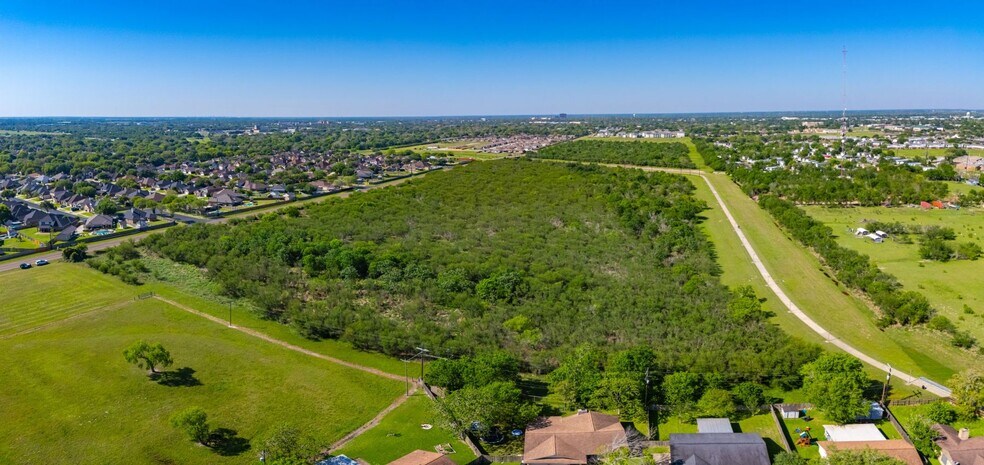 Ben Jordan 32, Victoria, TX à vendre - Photo du bâtiment - Image 3 de 11