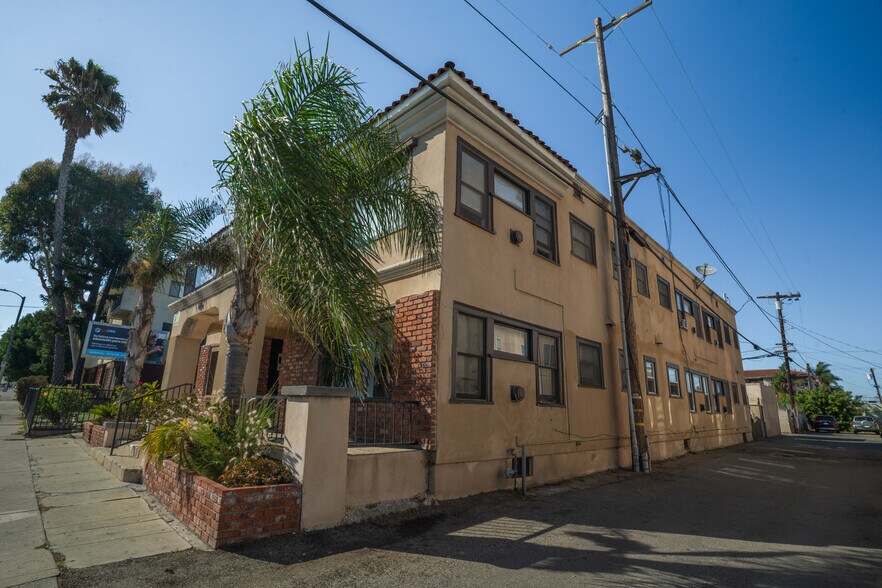626 W 7th St, San Pedro, CA à vendre - Photo du bâtiment - Image 3 de 13