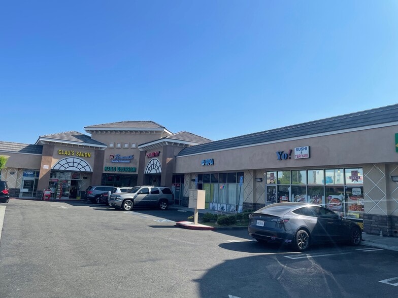 2627 W Edinger Ave, Santa Ana, CA for lease - Building Photo - Image 2 of 4