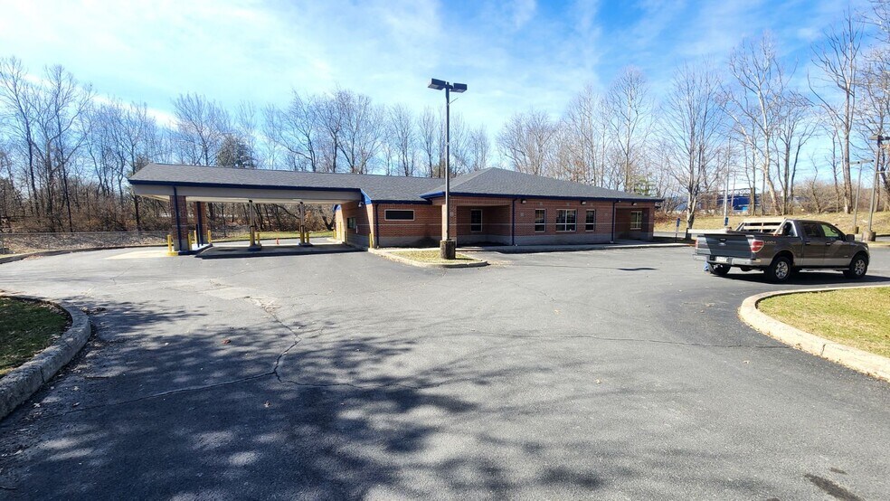 110 Progress St, East Stroudsburg, PA à vendre - Photo du bâtiment - Image 2 de 22