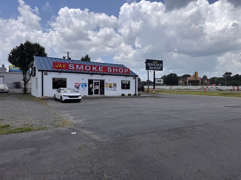 1715 T P White Dr, Jacksonville, AR for sale - Building Photo - Image 2 of 11