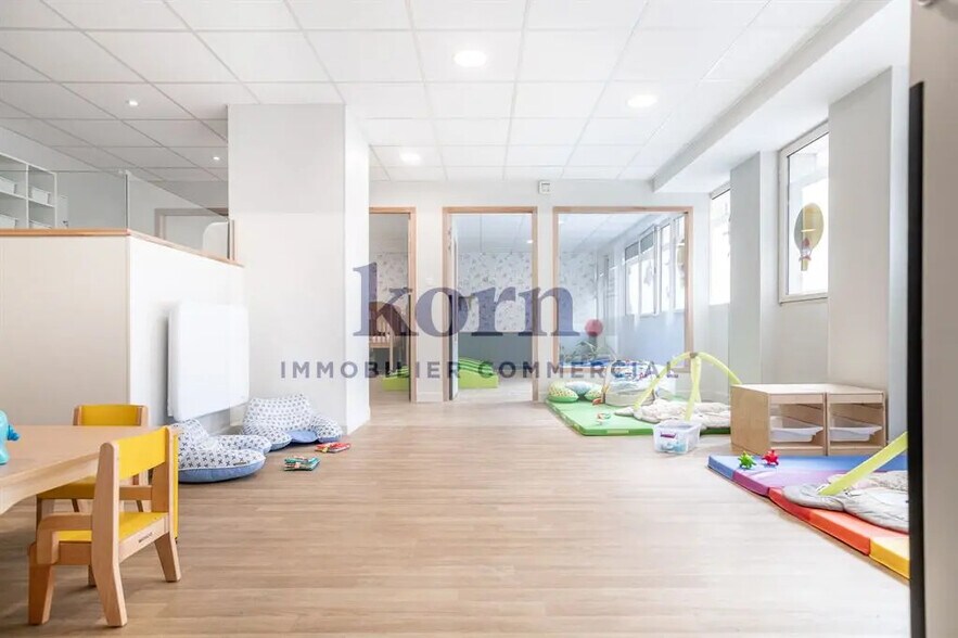 Office in Levallois-Perret for lease - Interior Photo - Image 2 of 10