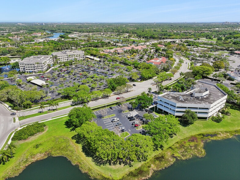 7108-7121 Fairway Dr, Palm Beach Gardens, FL for lease - Building Photo - Image 1 of 26