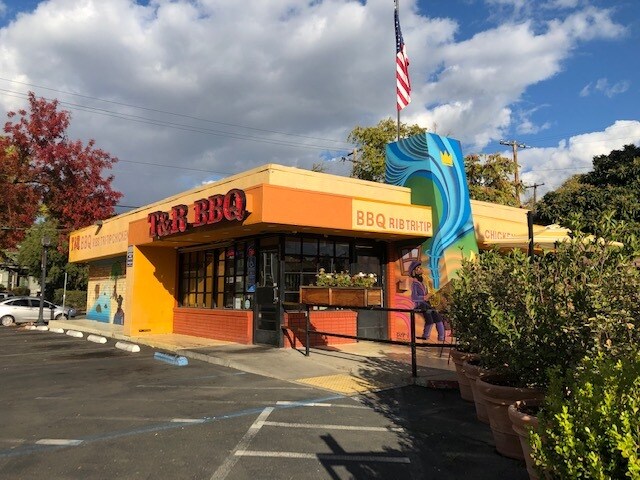 4th Ave, Sacramento, CA à vendre - Photo du bâtiment - Image 3 de 4