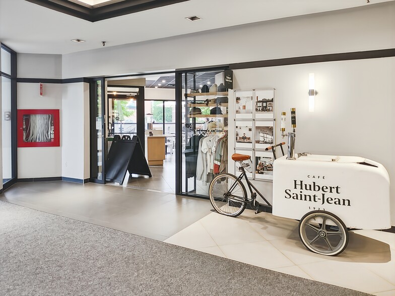 455 St King, Sherbrooke, QC for lease - Interior Photo - Image 3 of 19