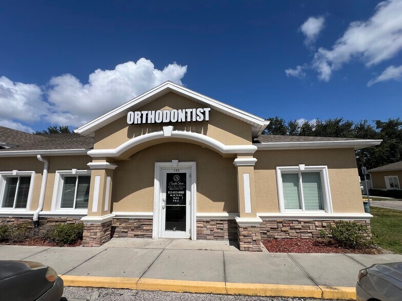 13135 Kings Lake Dr, Gibsonton, FL à louer - Photo du bâtiment - Image 3 de 43