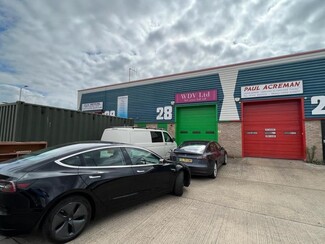 Plus de détails pour 28 Farriers Way, Southend On Sea - Industriel à louer