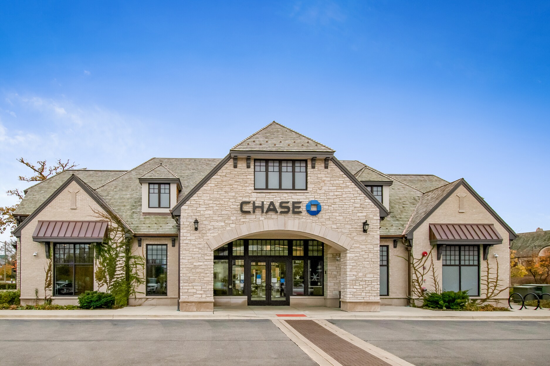 884 S Waukegan Rd, Lake Forest, IL à vendre Photo du bâtiment- Image 1 de 4