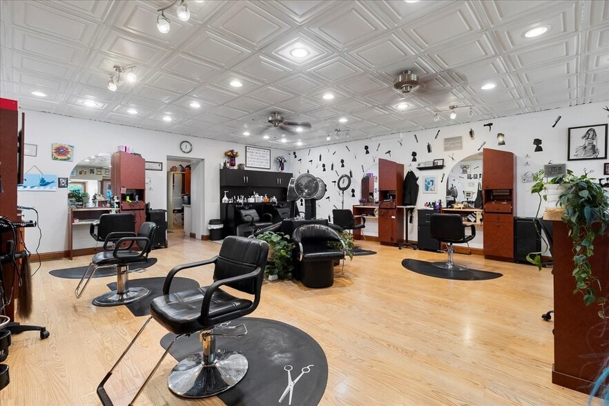 39 Hudson St, South Glens Falls, NY for sale - Building Photo - Image 3 of 27