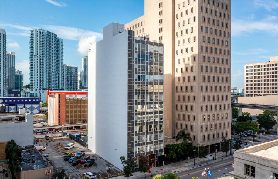 66-68 W Flagler St, Miami, FL à vendre - Photo du bâtiment - Image 3 de 73