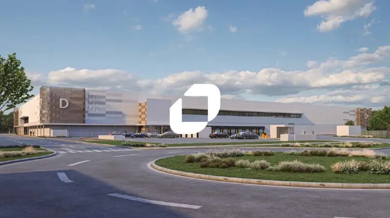 Industrial in Beauchamp for lease - Building Photo - Image 3 of 10