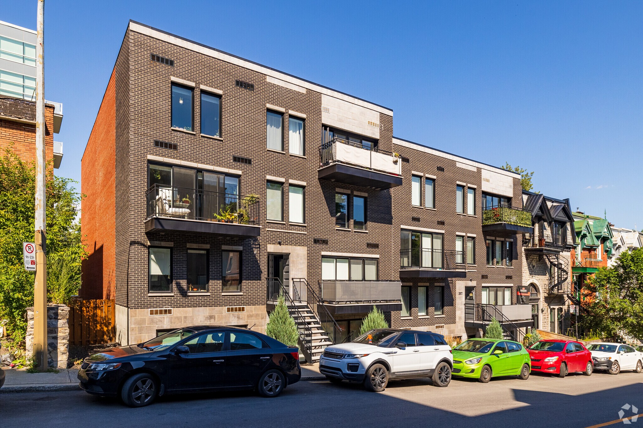 2077 Rue Saint-Hubert, Montréal, QC à vendre Photo principale- Image 1 de 4