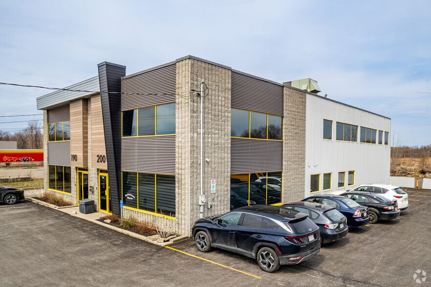 190-200 Boul Industriel, Châteauguay, QC for sale - Primary Photo - Image 1 of 1
