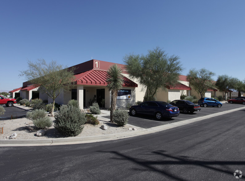 19020 N Indian Canyon Dr, North Palm Springs, CA for lease - Primary Photo - Image 1 of 3