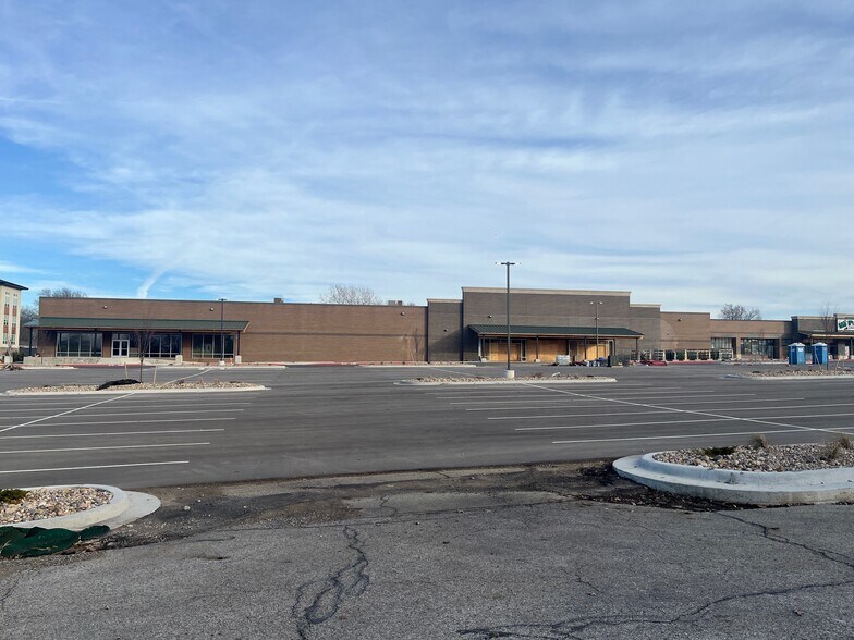 7405-7471 Quivira Rd, Shawnee, KS à louer - Photo du bâtiment - Image 2 de 9