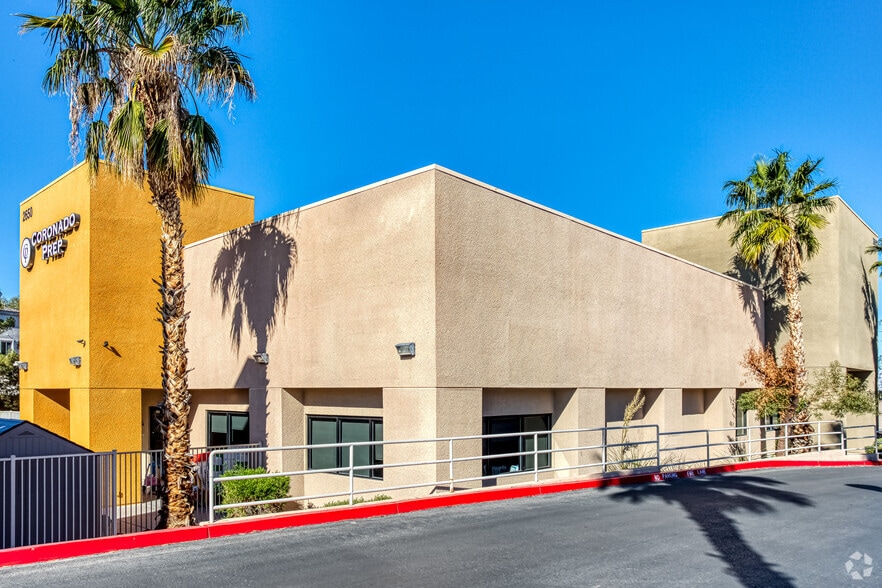 10835-10935 S Eastern Ave, Henderson, NV à louer - Photo du bâtiment - Image 3 de 19