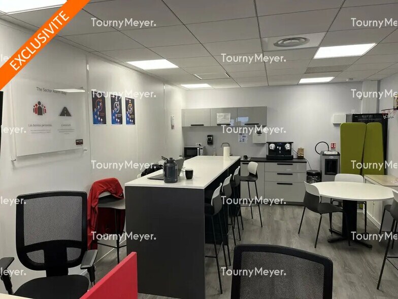 Office in Floirac for lease - Interior Photo - Image 3 of 7