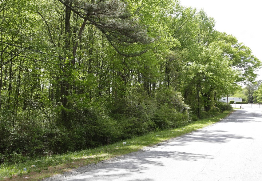 3000 Sullivan Rd, Atlanta, GA for sale - Building Photo - Image 2 of 3