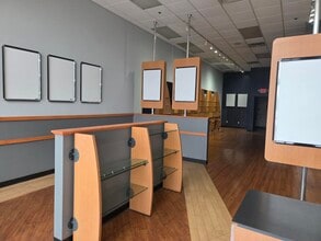 5330 Cedar Lake Rd, Saint Louis Park, MN for lease Interior Photo- Image 2 of 15