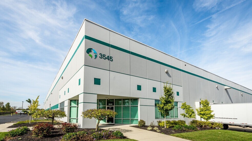 3515-3595 Urbancrest Industrial Dr, Grove City, OH à louer - Photo du bâtiment - Image 2 de 3