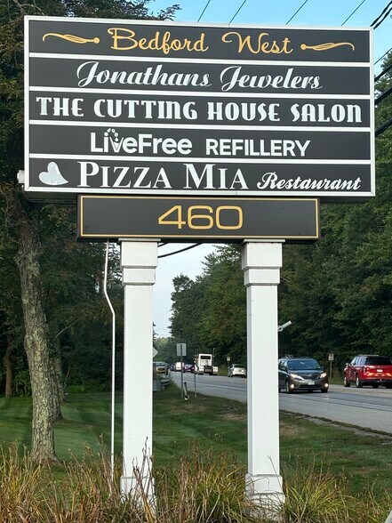 460 Route 101, Bedford, NH à louer - Photo du bâtiment - Image 2 de 2