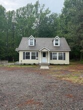 18436 Jefferson Davis Hwy, Ruther Glen, VA à louer Photo intérieure- Image 2 de 5