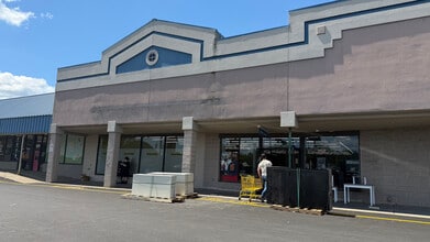 709 N Main St, North Syracuse, NY for lease Interior Photo- Image 1 of 11