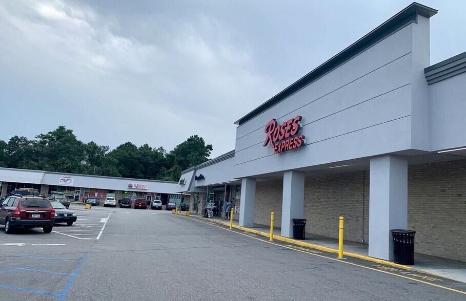 5341 Dorchester Rd, North Charleston, SC à louer - Photo du bâtiment - Image 2 de 4