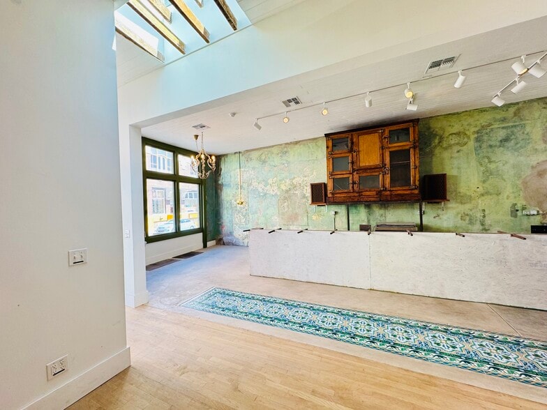 72-78 Main St, Bisbee, AZ for sale - Interior Photo - Image 3 of 54