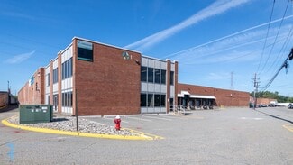 Plus de détails pour 1 Castle Rd, Secaucus, NJ - Industriel à louer