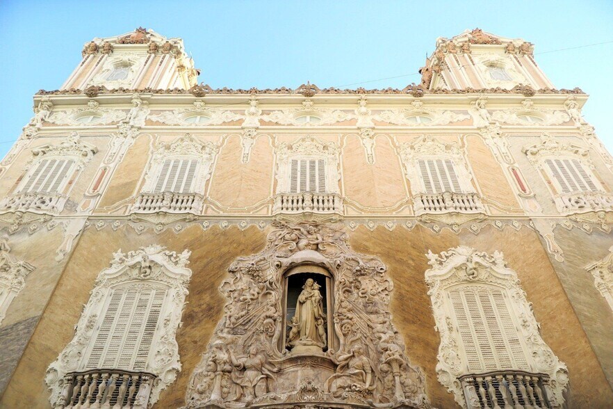 Commerce de détail dans València, Valencia à louer - Photo du bâtiment - Image 2 de 20