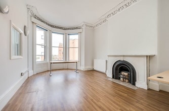 129 University St, Belfast for lease Interior Photo- Image 2 of 2