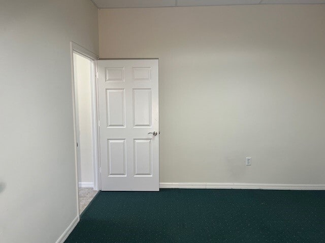 9015 Americana Rd, Vero Beach, FL for sale - Interior Photo - Image 3 of 7