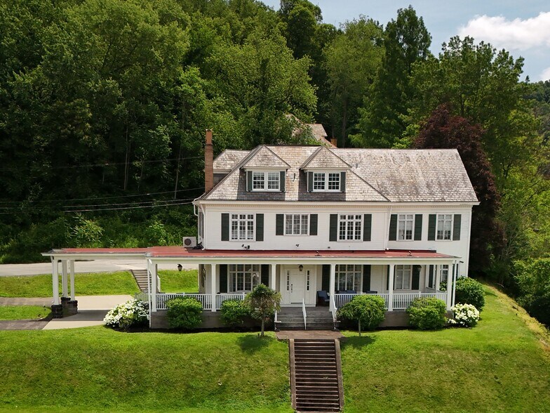 12 Lotus Ave, Chester, WV à vendre - Photo du bâtiment - Image 3 de 38