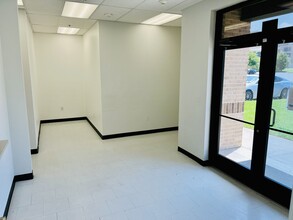 3690 W Wheatland Rd, Dallas, TX for lease Interior Photo- Image 2 of 9