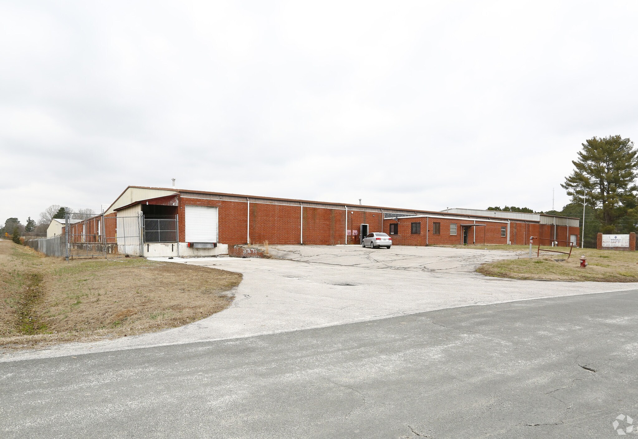 62 T Kemp Rd, Louisburg, NC for lease Primary Photo- Image 1 of 5