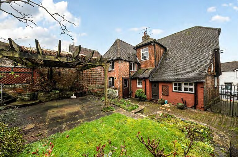 High St, Rotherfield à vendre - Photo du bâtiment - Image 2 de 18