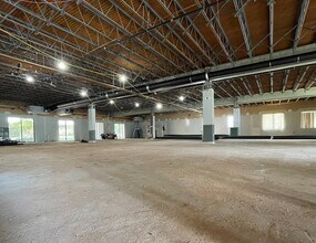 224 Schilling Cir, Hunt Valley, MD for lease Interior Photo- Image 2 of 4