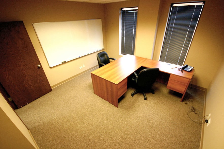 4256 N Arlington Heights Rd, Arlington Heights, IL for lease - Interior Photo - Image 3 of 4
