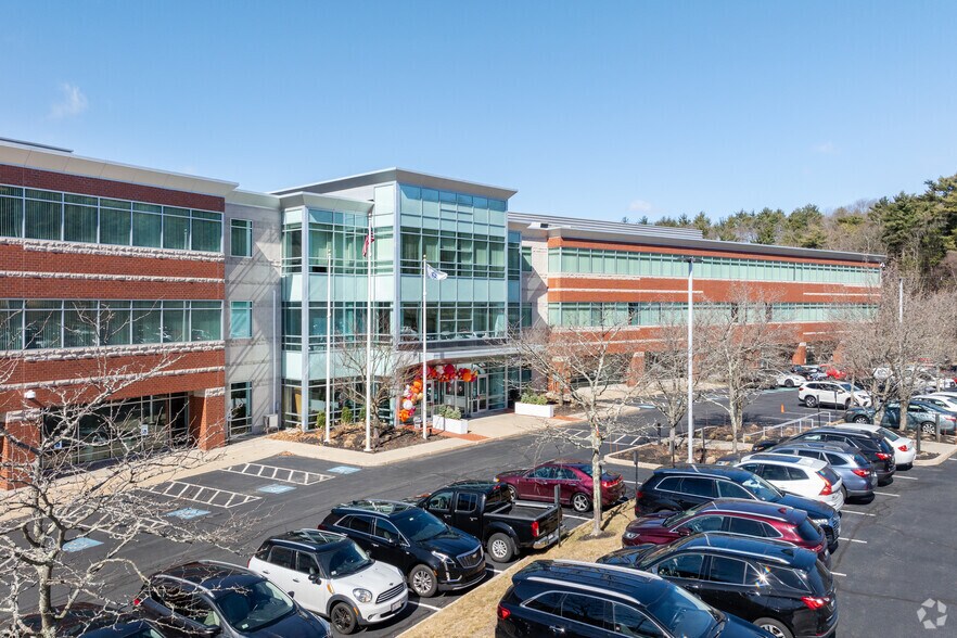 130 Royall St, Canton, MA à louer - Photo du bâtiment - Image 3 de 5