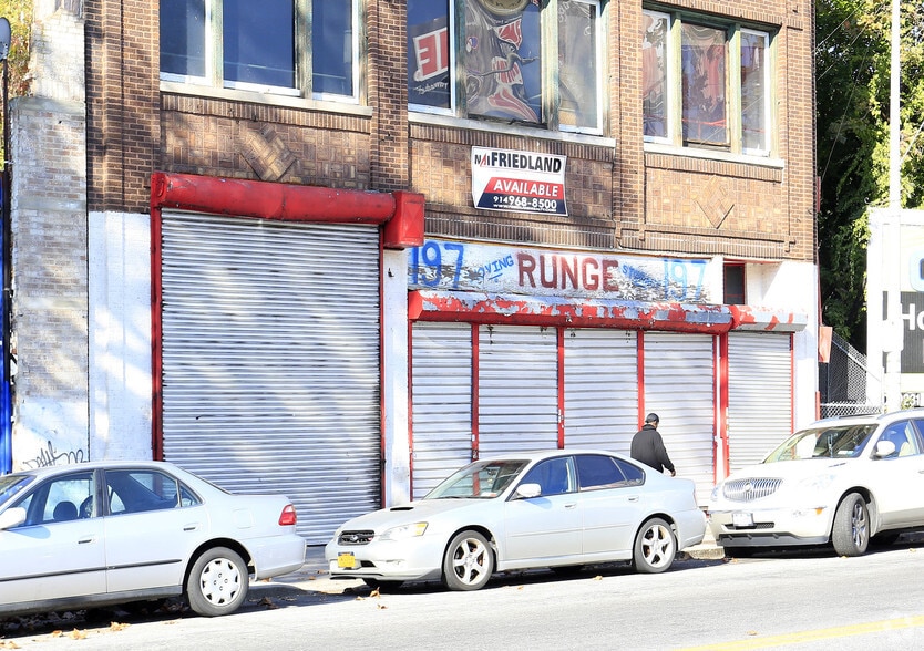 197 S Broadway, Yonkers, NY à vendre - Photo du bâtiment - Image 2 de 9