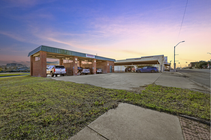 108 E Main St, Itasca, TX for sale - Primary Photo - Image 1 of 47