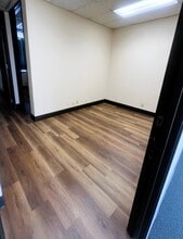 1202 Hallmark Dr, San Antonio, TX for lease Interior Photo- Image 2 of 6