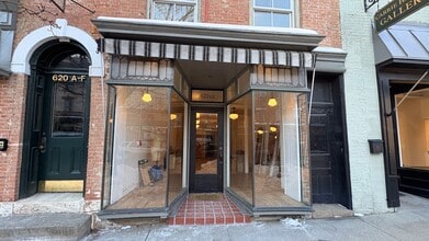 620 1/2 Warren St, Hudson, NY à louer Photo du bâtiment- Image 1 de 3