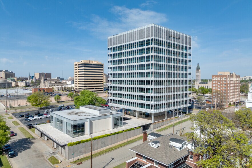 1350 S Boulder Ave, Tulsa, OK for lease - Primary Photo - Image 2 of 5