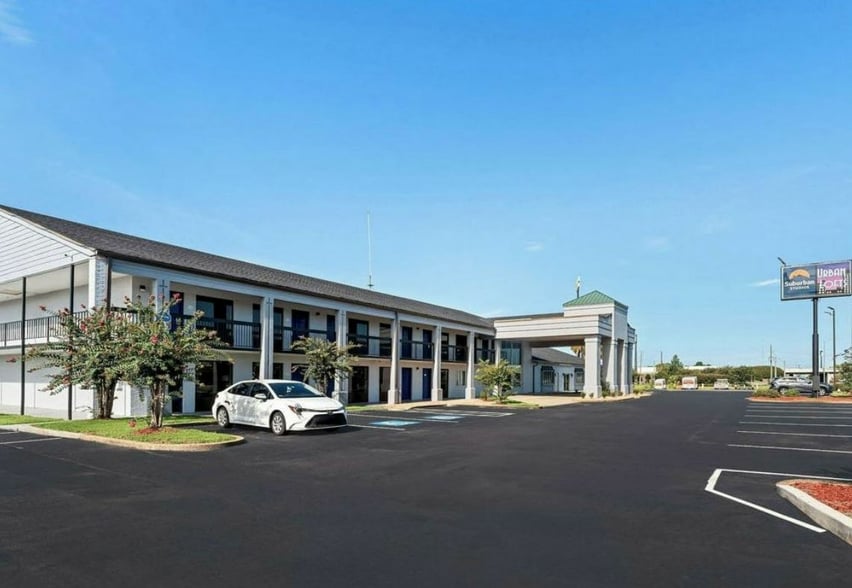 2016 E 16th Ave, Cordele, GA for sale - Building Photo - Image 2 of 11