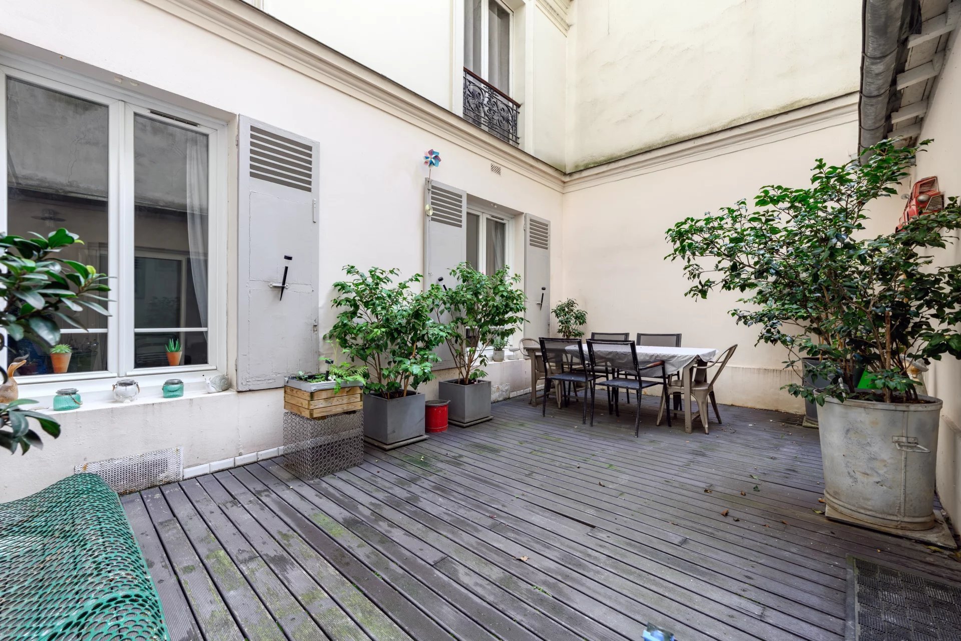 87 Boulevard De Courcelles, Paris for sale Primary Photo- Image 1 of 17