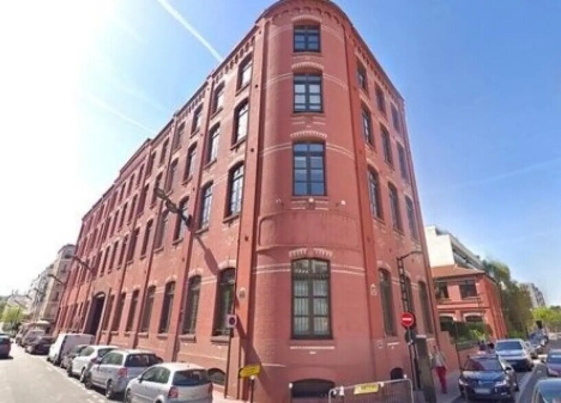 Office in Levallois-Perret for lease - Building Photo - Image 1 of 8