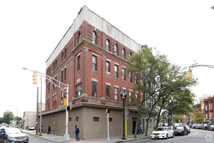 712-714 Bergen Ave, Jersey City, NJ à louer - Photo du bâtiment - Image 3 de 3