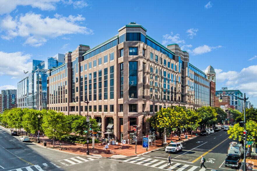 650 Massachusetts Ave NW, Washington, DC à louer - Photo du bâtiment - Image 1 de 15